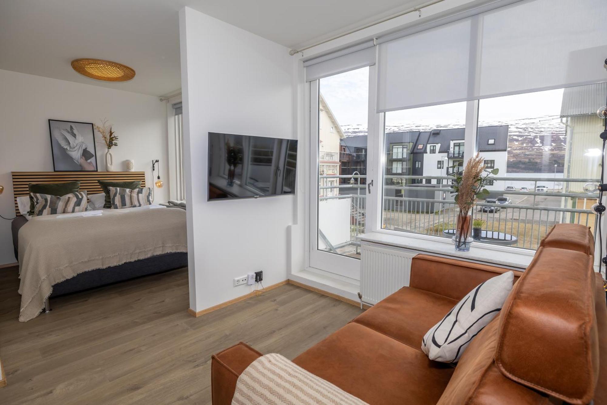 Charming Deluxe Apartment آكيورِيْري الغرفة الصورة