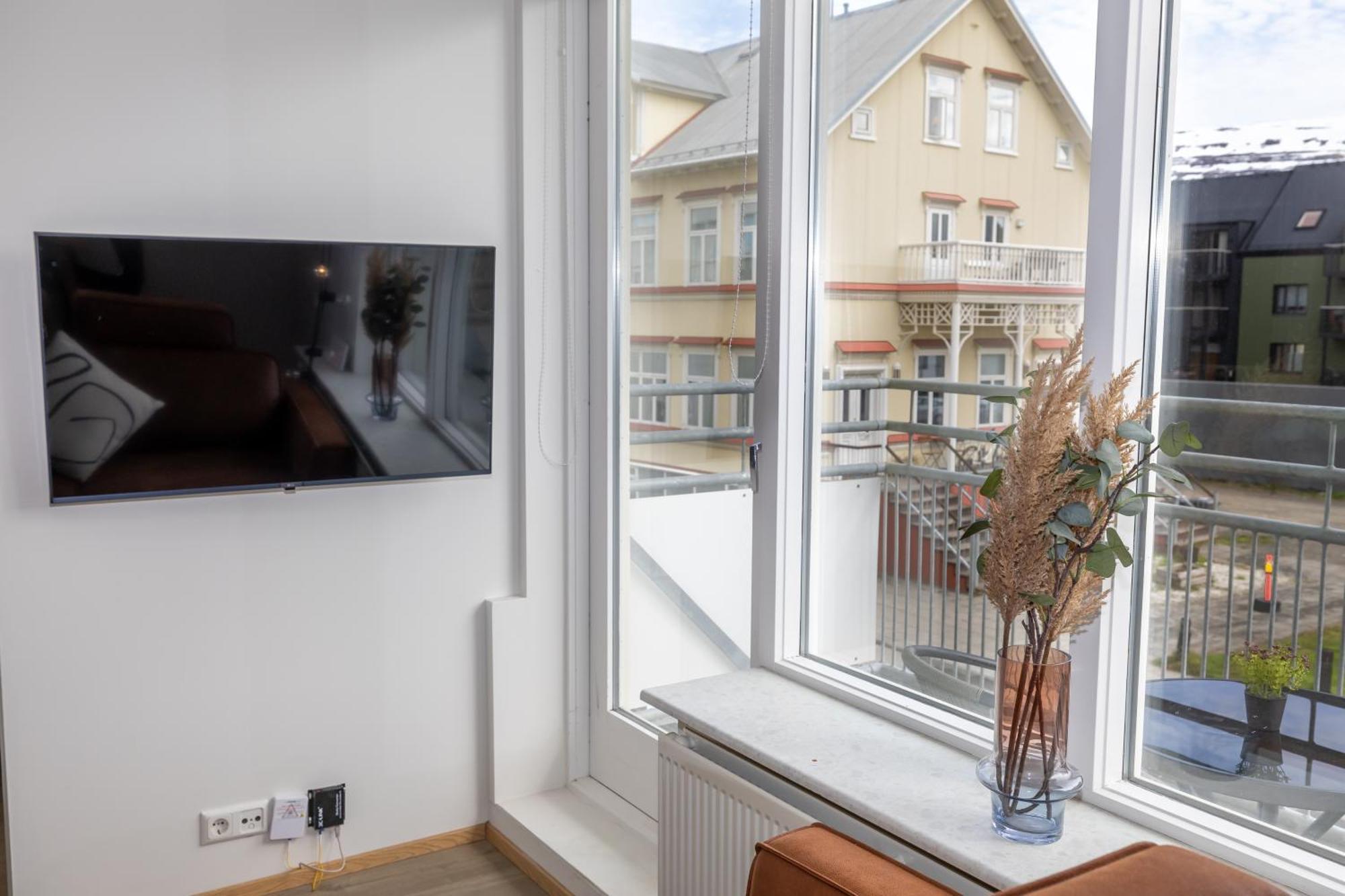 Charming Deluxe Apartment آكيورِيْري الغرفة الصورة