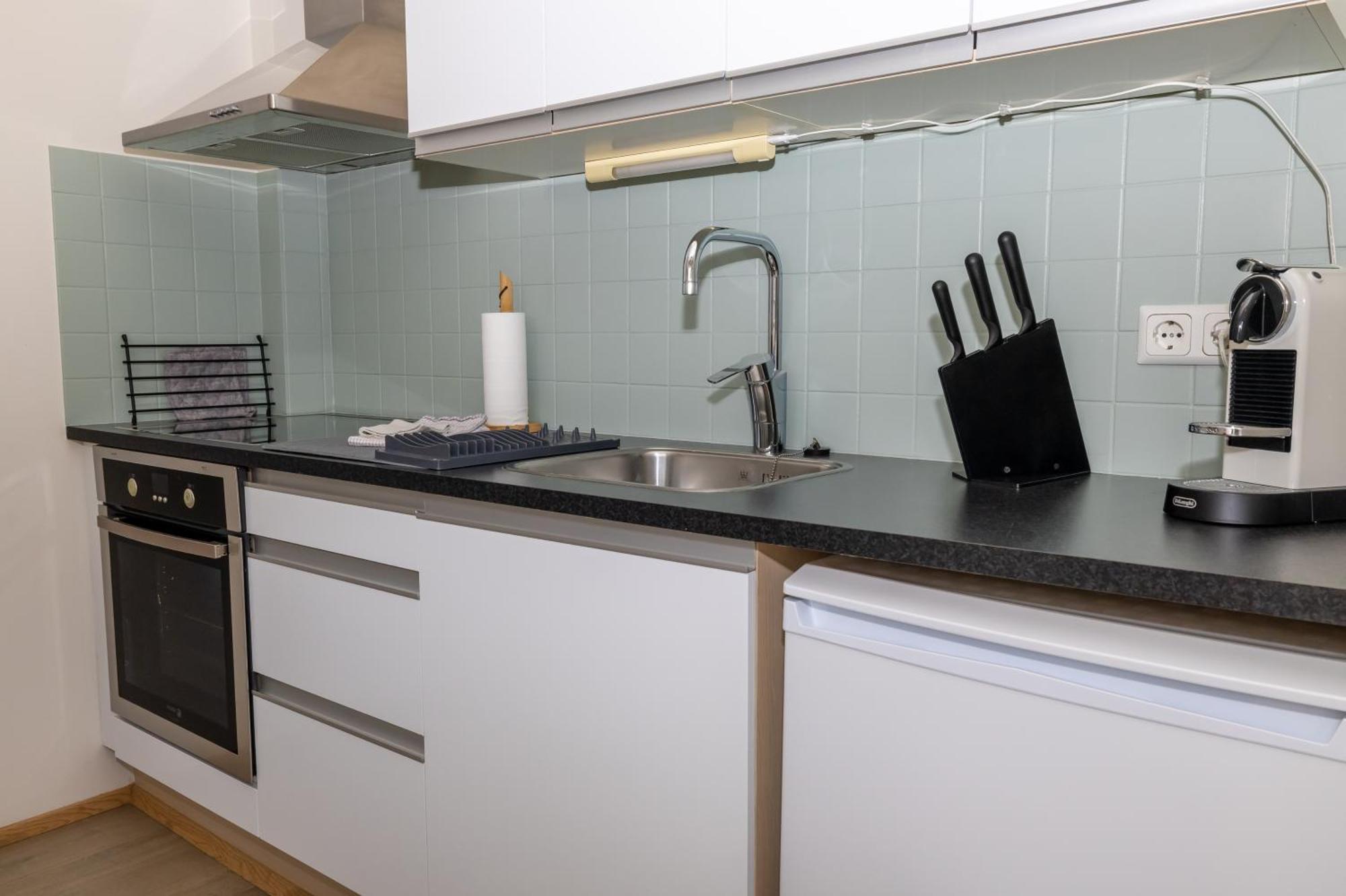 Charming Deluxe Apartment آكيورِيْري الغرفة الصورة