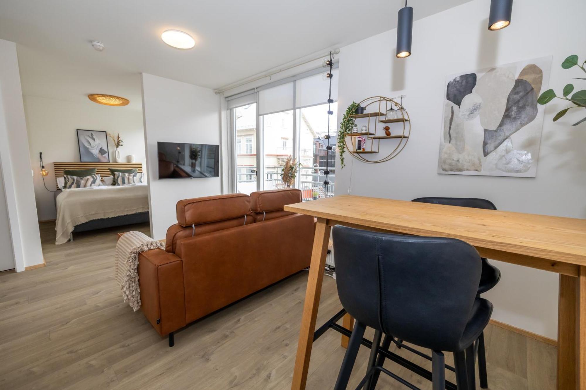 Charming Deluxe Apartment آكيورِيْري الغرفة الصورة